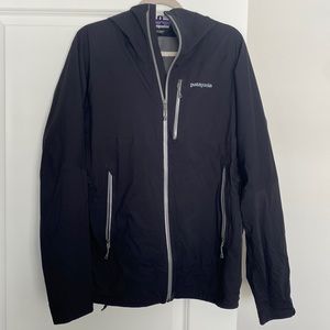 Men’s Patagonia Rain Jacket - Size medium